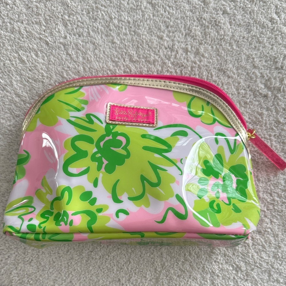 Lilly Pulitzer (Estes Lauder) floral shiny plastic zipper close makeup bag. New.